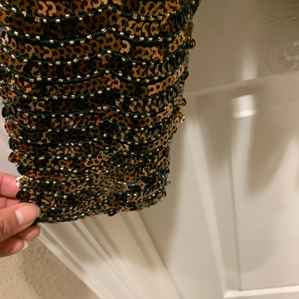 ENDLESS ROSE Long Sleeve V-Neck Gold Black Ruffled Hem Sequins Evening Top Sz M - Picture 5 of 8